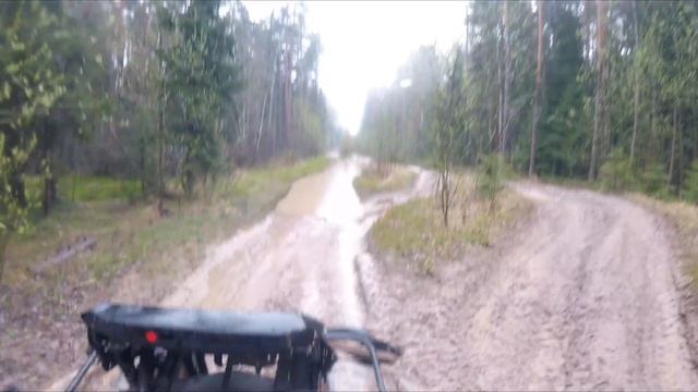 Grizzly против Suzuki, первая грязь! 28 резина! смотреть онлайн