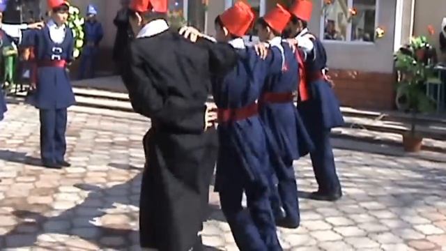 Бешлиев Йылмаз (Halay)(Hazırlık B snıfı)2008 смотреть онлайн