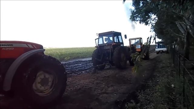 Mercedes Benz Axor encajado- 4 tractores- Sudeste Bs As смотреть онлайн