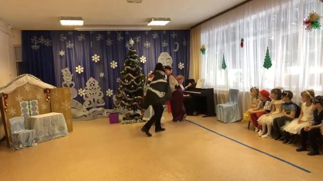 Новогодний утренник группы Рябинка 30.12.2020 смотреть онлайн