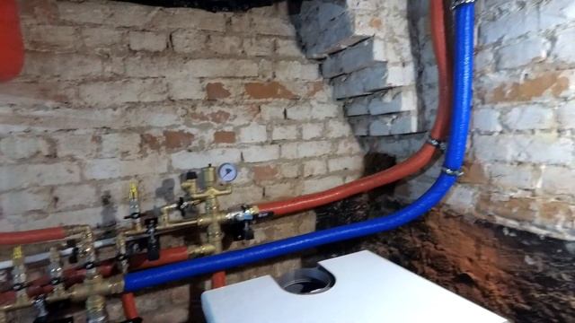 Меняем печное отопление на газ! Монтаж газовой котельной в старом доме, котел FERROLI PEGASUS D 32 смотреть онлайн