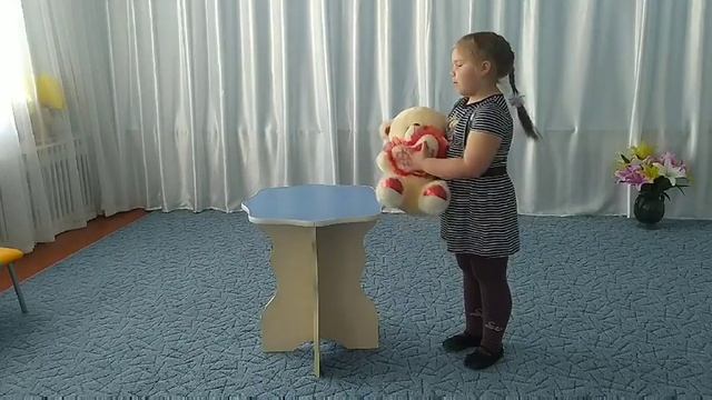 Русакова Ксюша. Стихотворение «Про девочку, которая нашла своего мишку» смотреть онлайн