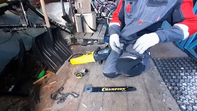 Как поменять цепь на электро-пиле? #пила #подпишись #новыйгод