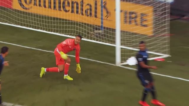 Sensational Goalkeeper Saves! смотреть онлайн