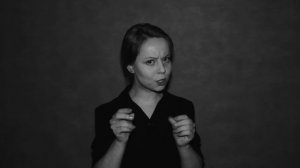 ВЛАДИМИР МАЯКОВСКИЙ -  "СКРИПКА И НЕМНОЖКО НЕРВНО"