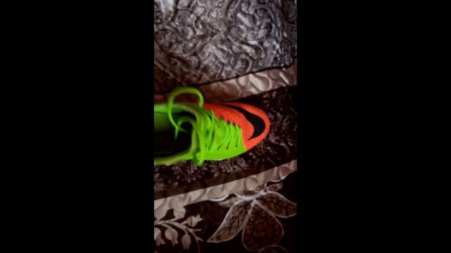 ОБЗОР ФУТБОЛЬНЫХ СОРОКОНОЖЕК || NIKE HYPERVENOMX FINALE 2 TF смотреть онлайн