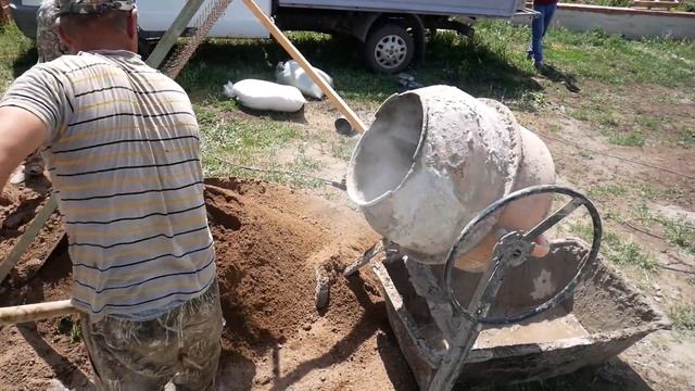 Построили дом из больших блоков. Пошаговый процесс строительства смотреть онлайн