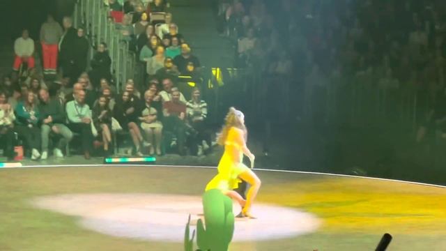 Let‘s Dance Live - München 11.11.2022 - Renata Lusin und Mathias Mester - Salsa смотреть онлайн