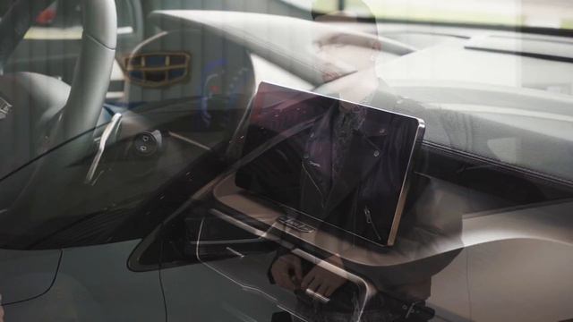 Zorán nos comparte su experiencia con lo más cool de Geely смотреть онлайн