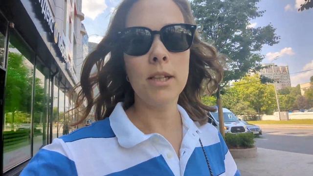 Забрала паспорт, а потом охранник решил что он самый главный