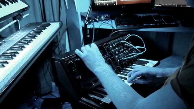 Synthesizer 70's and 80's Relaxing Music + Behringer Model D + Korg Ms 20 + Eminent 310 смотреть онлайн