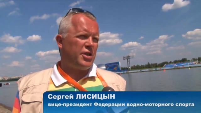 На гребном канале в Крылатском утонул снегоход смотреть онлайн