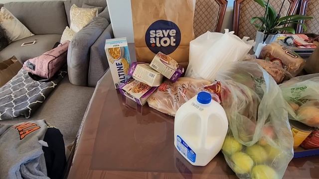 БЕСПЛАТНЫЕ ПРОДУКТЫ И ОБУВЬ В АМЕРИКЕ