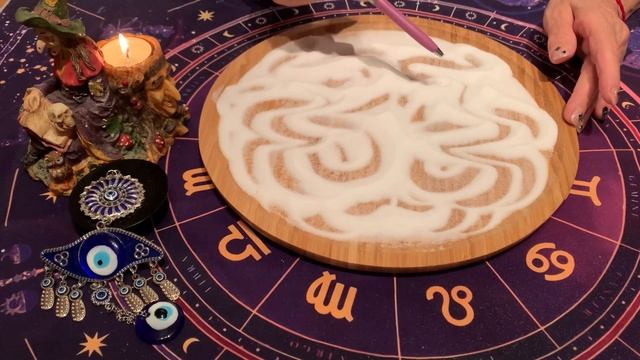 ТОЧНАЯ ДАТА ПОЯВЛЕНИЯ СУДЬБОНОСНОГО МУЖЧИНЫ КТО БУДЕТ ТВОИМ БУДУЩИМ МУЖЕМ?❤️ || ГАДАНИЕ НА СОЛИ смотреть онлайн