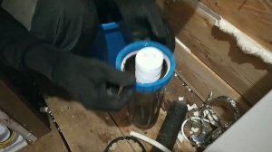 Как поменять фильтр воды в доме! Замена картриджа фильтра проточной воды.