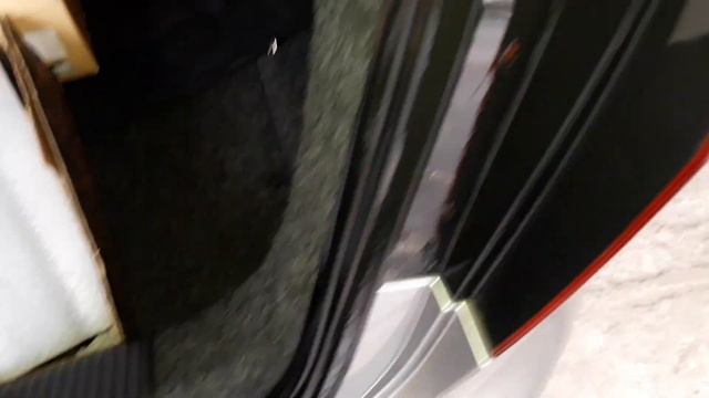 Как подготовить автомобиль к зиме.Задуваем силиконом дверные уплотнители смотреть онлайн