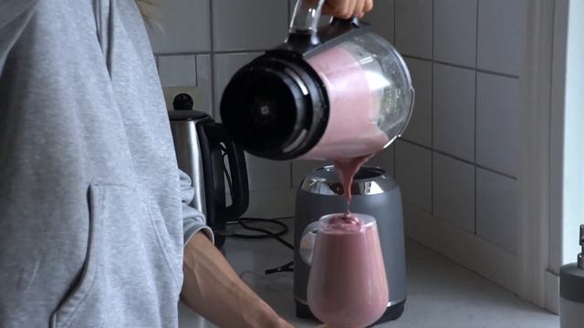 Miles Is Back + What I Honestly Eat In A Day Now 🍋 смотреть онлайн