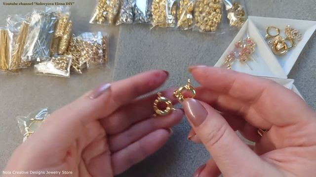 Интересное Применение Плоских Бусин в Форме Полумесяца с Позолотой 18 Карат. смотреть онлайн