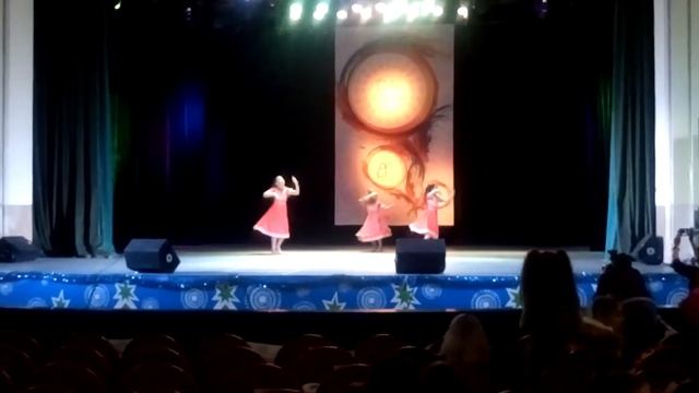 Bole Chudiyan | K3G | Indian dance group "Djaya"/ Школа восточного танца "Джая" смотреть онлайн