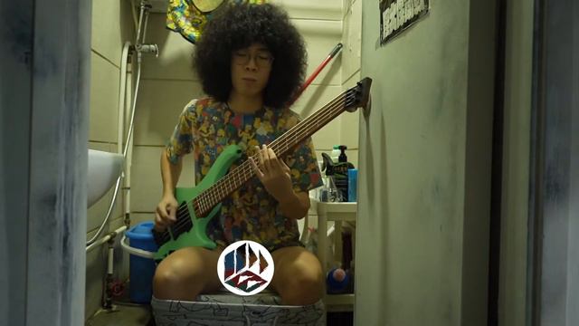 The Flashback - Crawling In The Dark (Bass Playthrough) смотреть онлайн