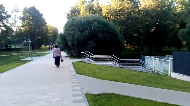 Москва 2668 Угличская улица, Лианозовский парк, Нижний Лианозовский пруд лето вечер смотреть онлайн