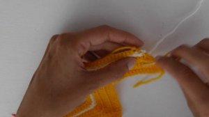 Теплый солнечный плед узором шеврон (зиг-заг)