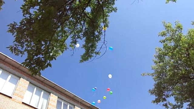 (7из9)Отпускают шары в небо, СШ Синкевичи, последний звонок 2015г. смотреть онлайн