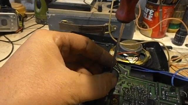 Ремонт радиоприемника KIPO смотреть онлайн