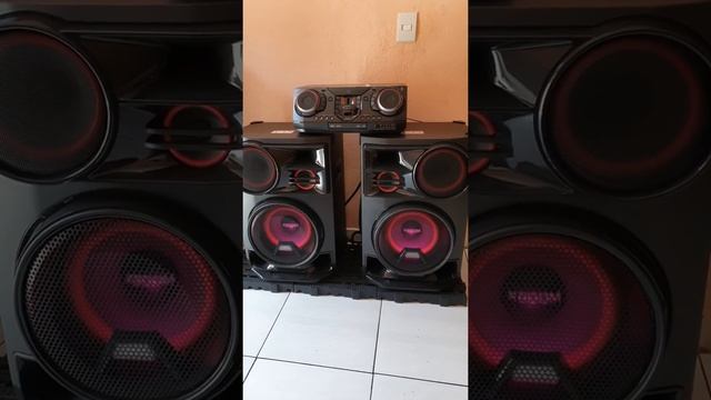 lg cl98 o grave mais forte de ataque de 10 polegadas tocando música de racha ?? da até medo do grav смотреть онлайн