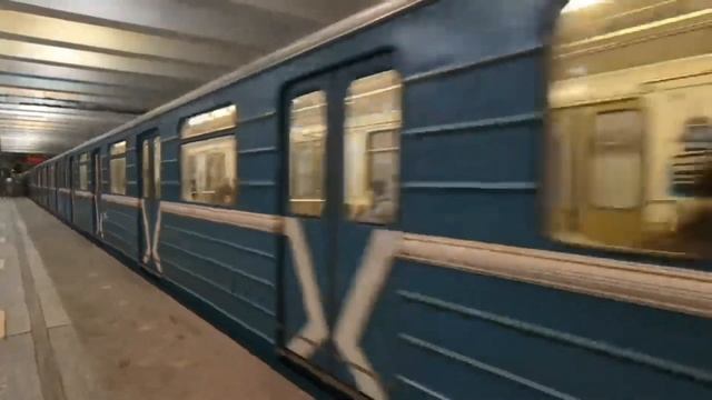 Отправление 81-717/714.5М со станции Водный Стадион. смотреть онлайн