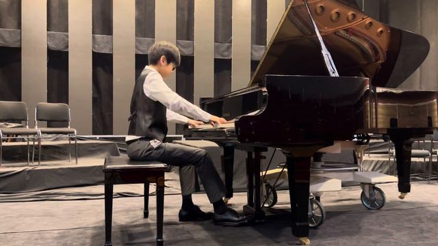 Margad Naranbaatar - S.Prokofiev, Romeo and Juliet, Dance of the Knights смотреть онлайн