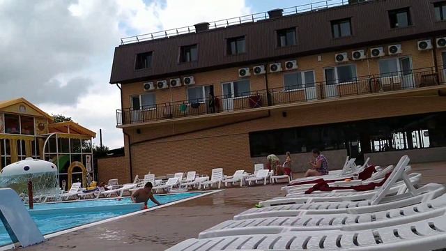 Ейск. Погода. Облака, прохладно 11:25 16 июля 2019 г. смотреть онлайн