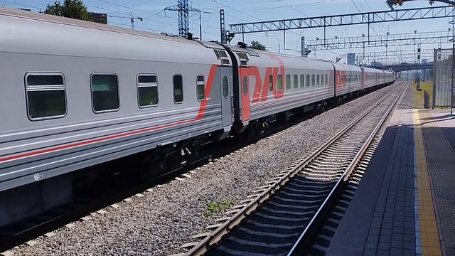 Электровоз ЭП2К-225 медленно прибывает на станцию МЦК Владыкино + очень приветливая бригада. смотреть онлайн
