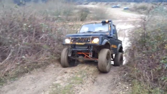 Suzuki samurai Trial run with mods смотреть онлайн