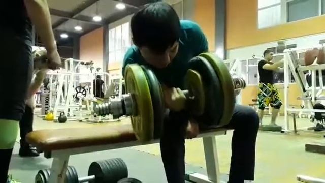 Кисть с гантелями 67кг смотреть онлайн