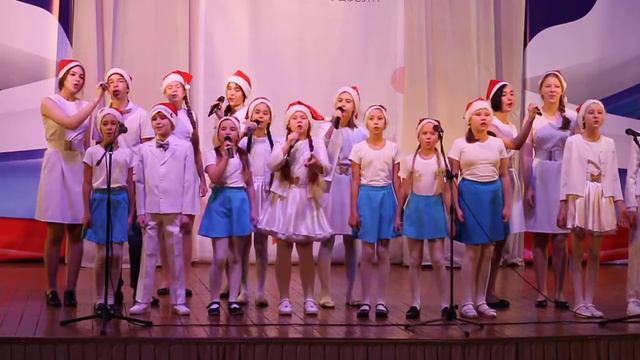 «Бубенчики» ❄ «Jingle Bells» ❄ рождественская песенка смотреть онлайн