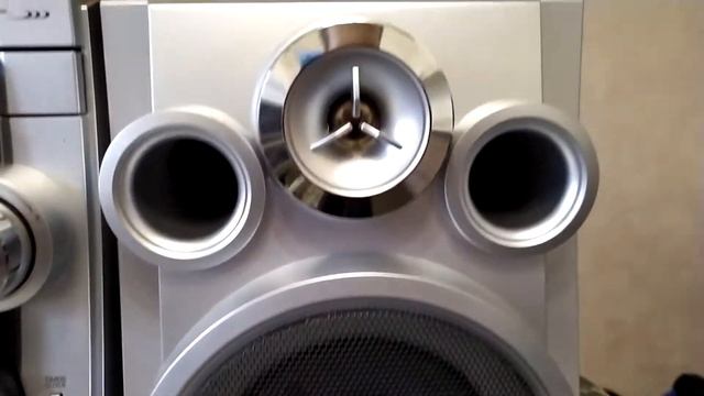 Музыкальный центр Samsung MAX-KJ610 смотреть онлайн