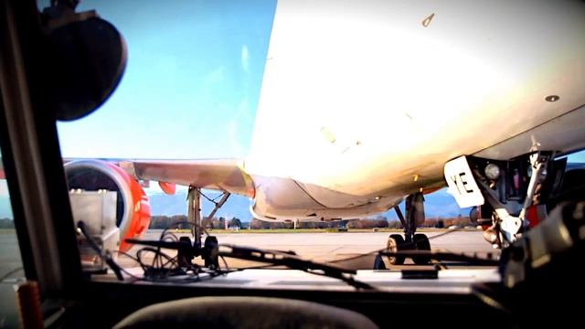 Push Back Airbus A320 Geneva Airport GVA смотреть онлайн