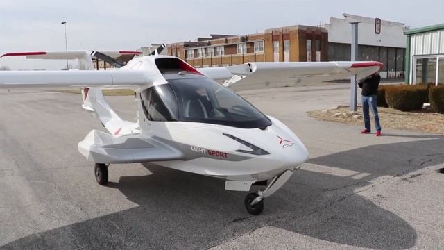 ICON A5 Visit to St Louis Downtown Airport смотреть онлайн