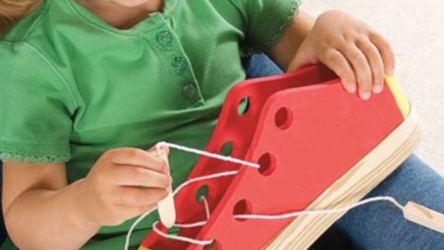 Как увлечь ребенка, пока мама занята смотреть онлайн