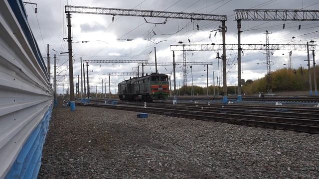 Тепловоз 2ТЭ10М-0356. Манёвры. Звук 10Д100. смотреть онлайн