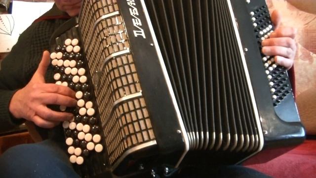 Отец рядом с тобой на баяне. смотреть онлайн