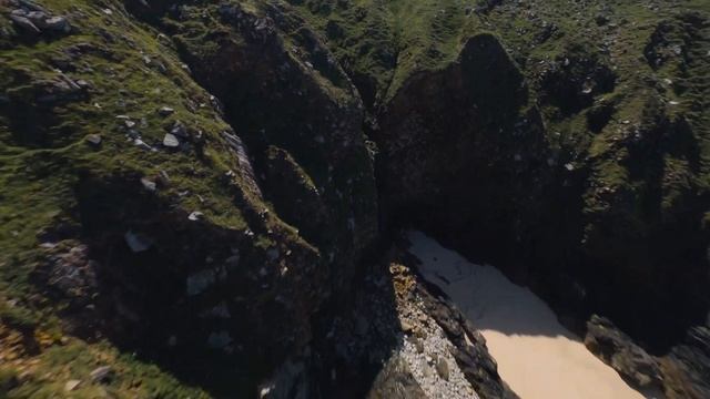 FPV cliff diving fun смотреть онлайн