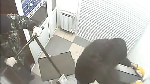 Неудачники воруют банкомат в Волгограде. смотреть онлайн