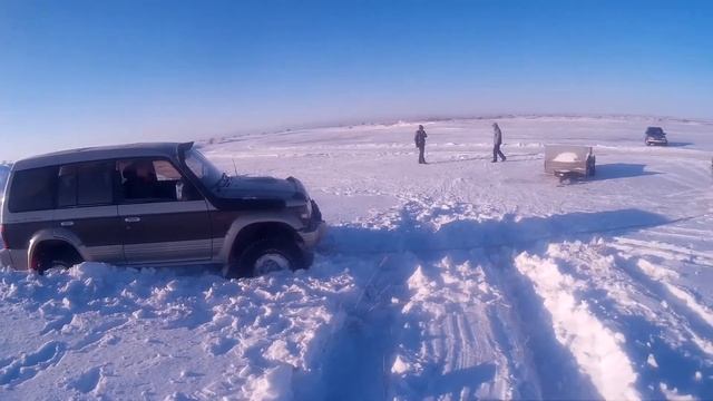 Pajero 2 выдергивает Delica (MMC) смотреть онлайн