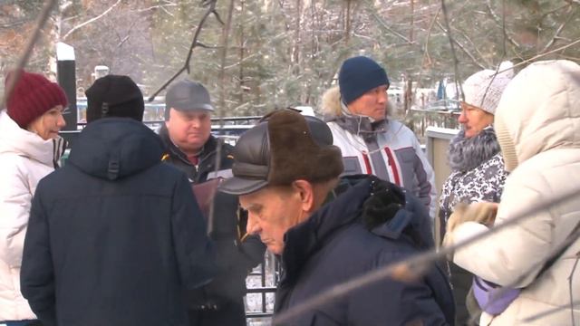 В Саяногорске у могилы Героя СССР установили информационную табличку смотреть онлайн