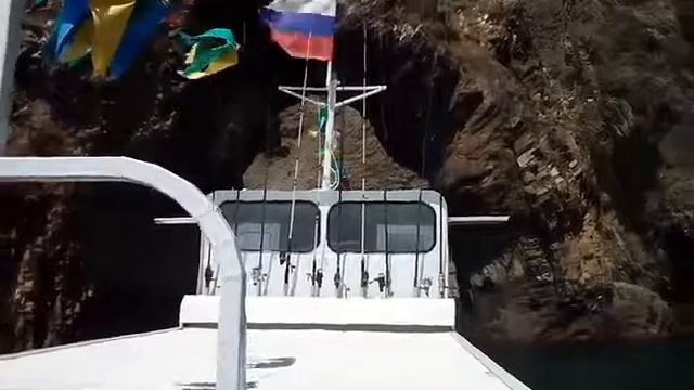 Прогулка вдоль Карадага. Проход через Золотые Ворота. смотреть онлайн