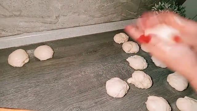 Пирожки жареные. С капустой и сосиска в тесте.Быстро,вкусно. смотреть онлайн