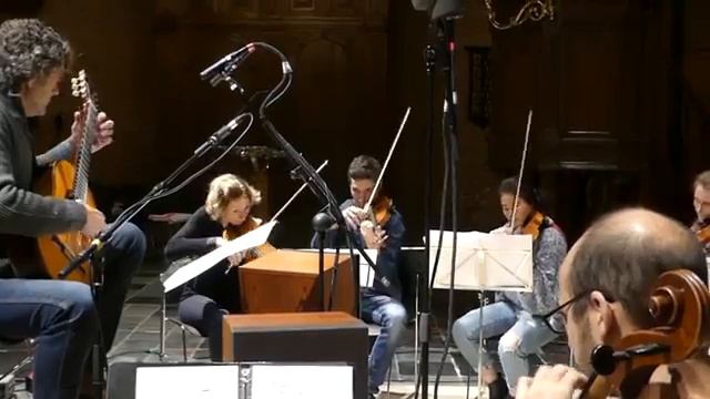 Tango en Skaï Roland Dyens by Enno Voorhorst The String Soloists смотреть онлайн