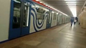 Метро посадки нет!!! Станция Полежаевская